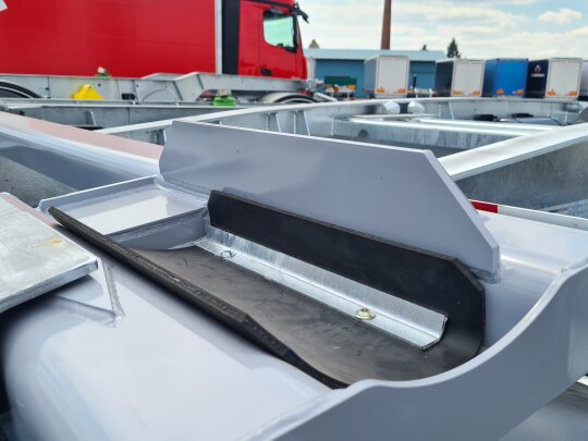 Przyczepy kontenerowe z&nbsp;obrotnicą